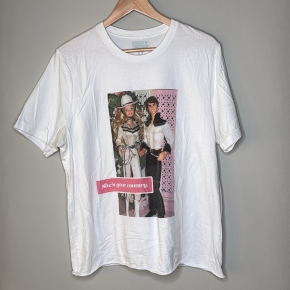 Barbie She's Gone Country Short Sleeve Graphic Tee Shirt Size XL - Picture 1 of 4